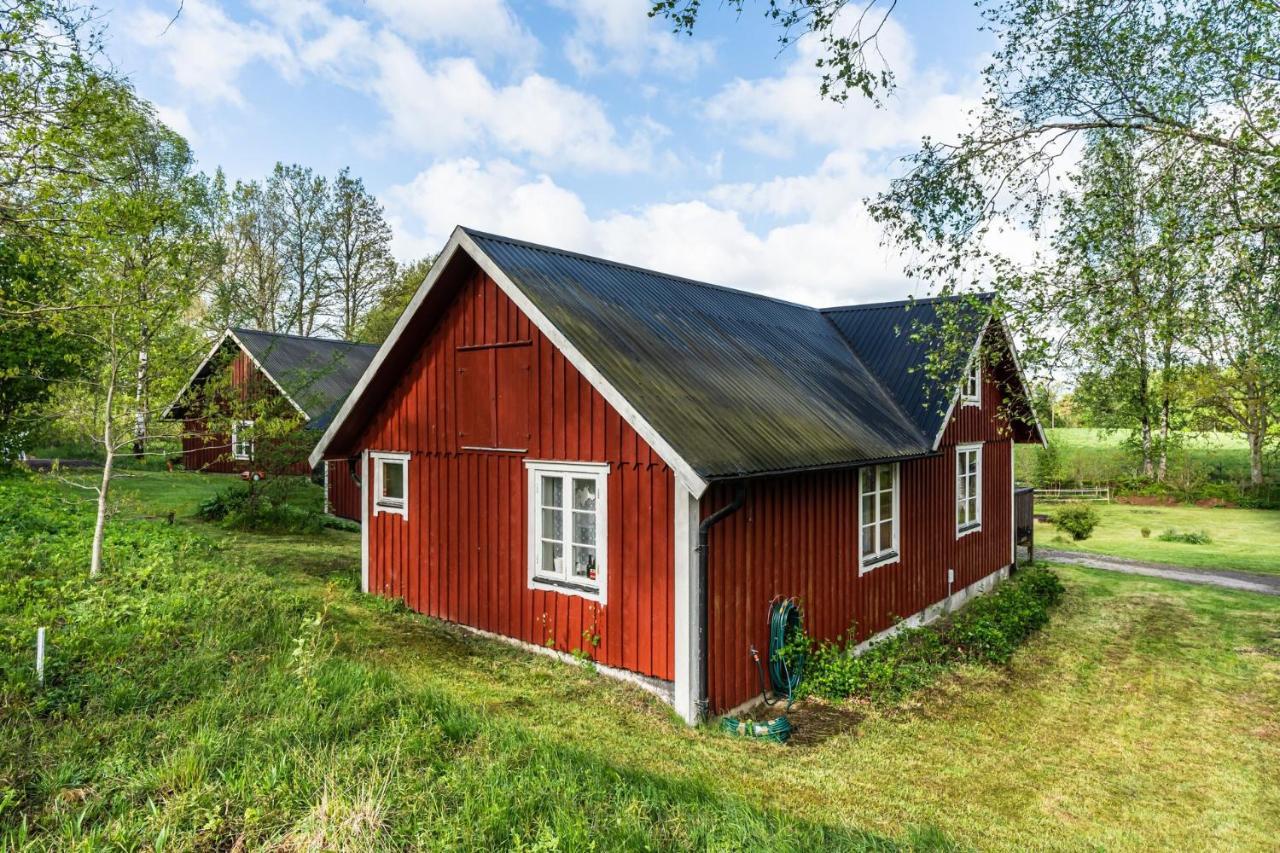 Nice Cottage In Knared Close To Nature ภายนอก รูปภาพ